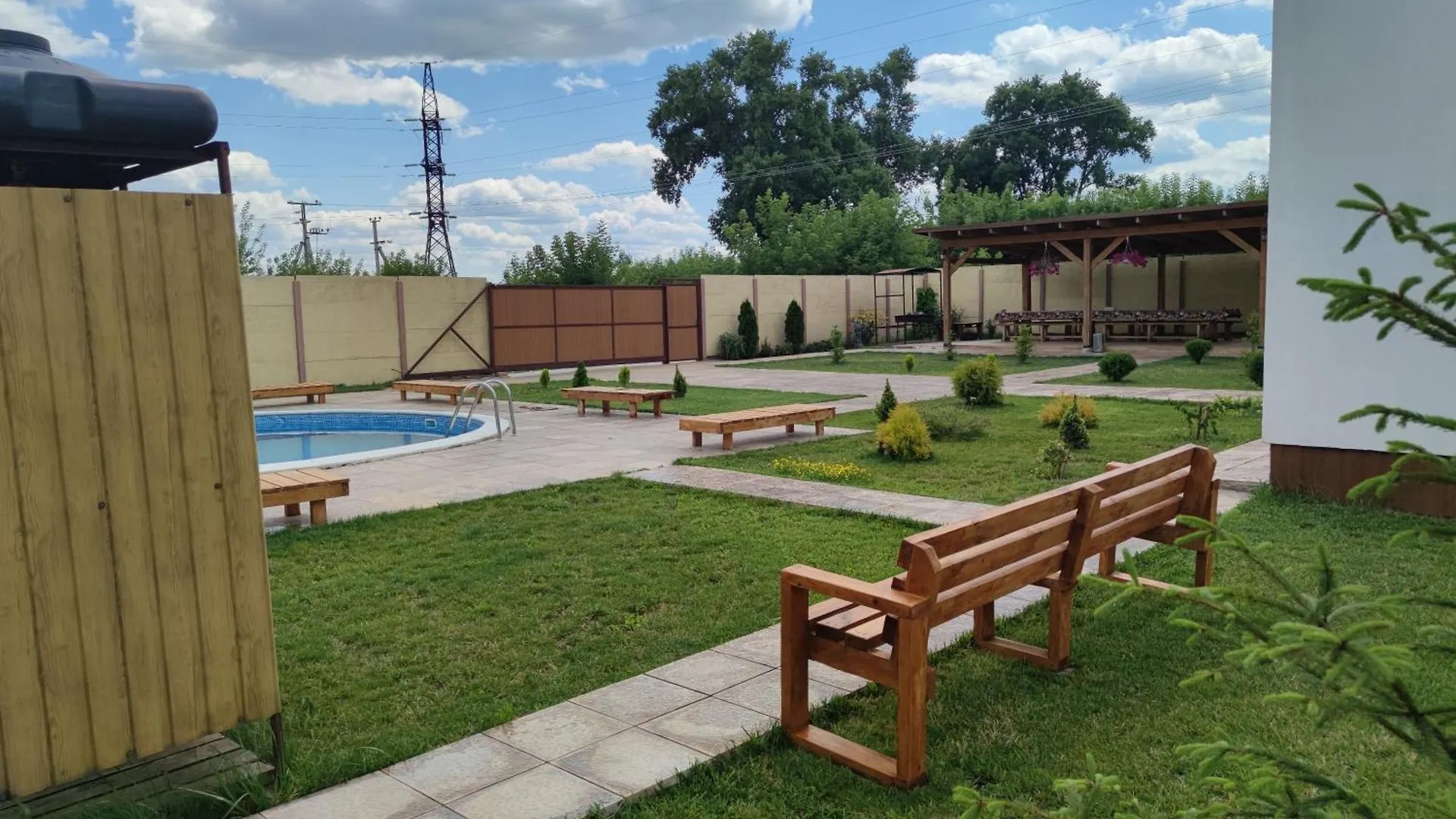 Holiday home Будинок Де Є Басейн Та Дві Бесідки Чан Джакузі Boryspil